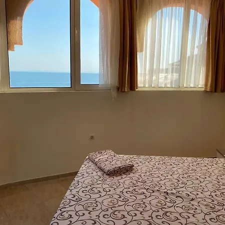 Апартаменты Andalusia Елените