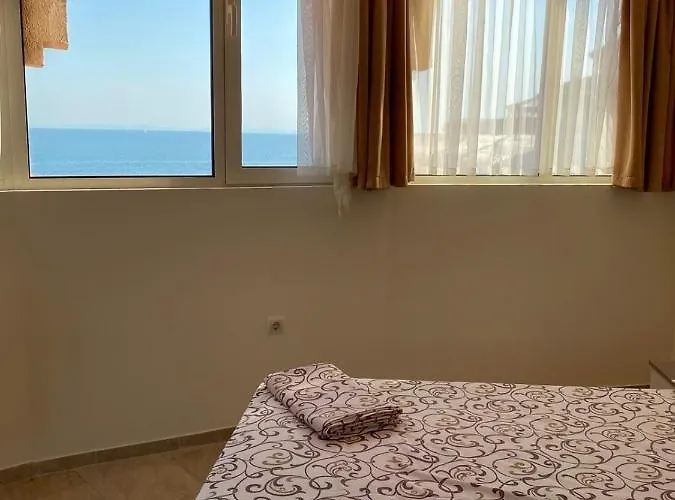 Апартаменты Andalusia Елените