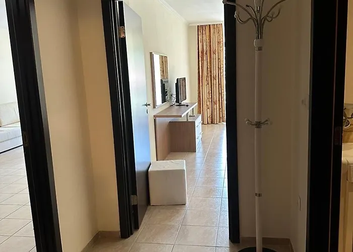 Andalusia Апартаменты Елените